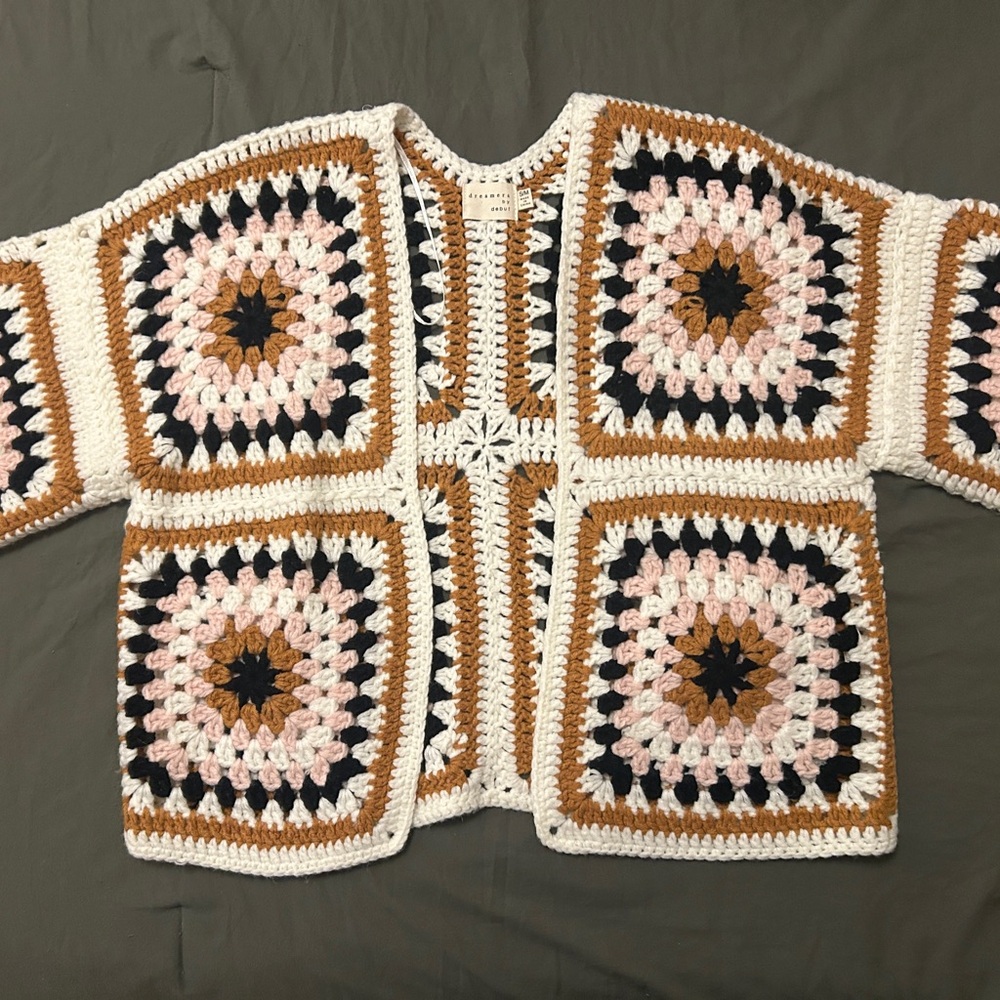 Chic Crochet Cardigan Sweater - Picture 2 of 4